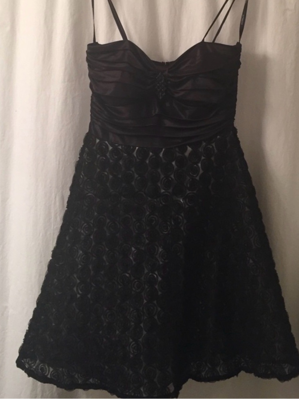Elegant Black Strapless or Spaghetti-Strap Short Prom Dress with Rosette Skirt
